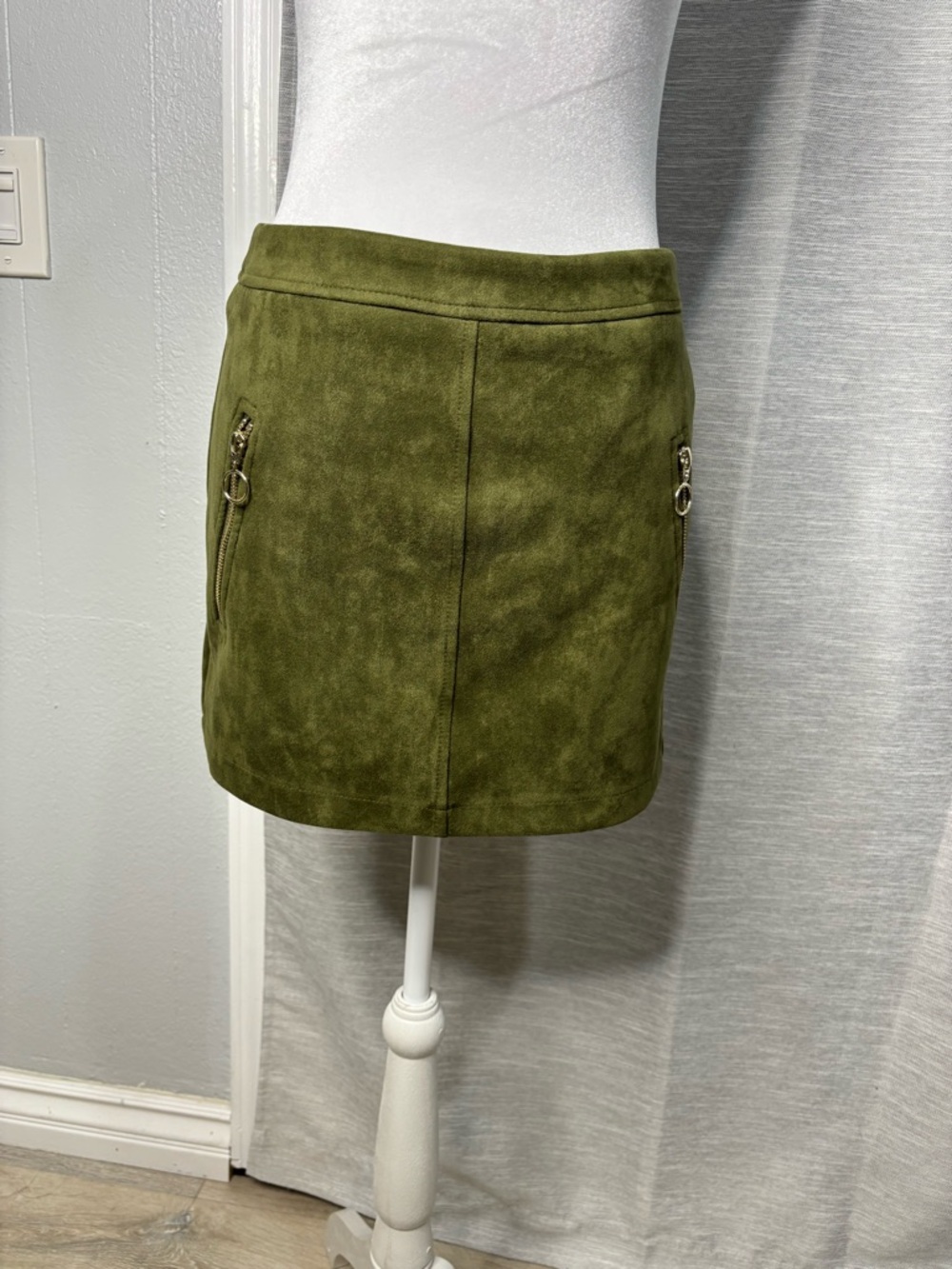 Forever 21 Olive Green Suede Mini Skirt with Zip Details